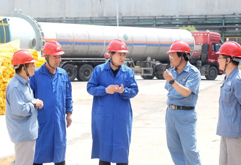 楊恒到濮陽園區(qū)調(diào)研督導時強調(diào) 切實為企業(yè)謀發(fā)展 為職工謀未來